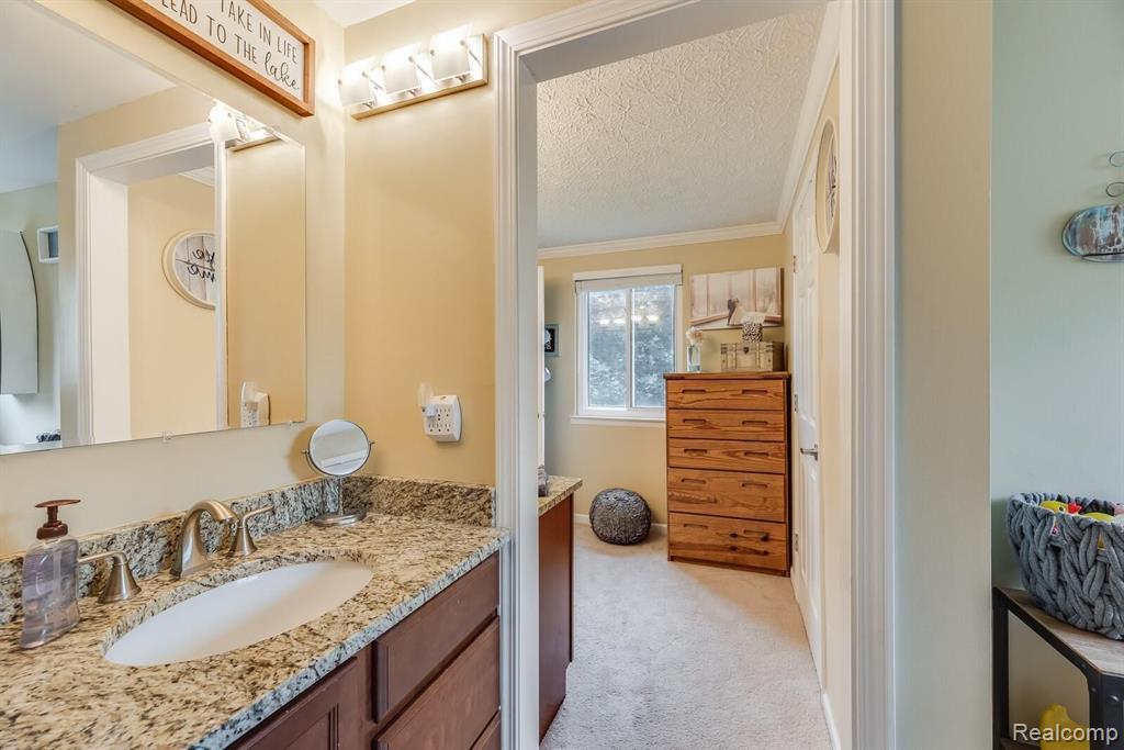 1689 Morningside Lane Rochester Hills, MI 48307 - Photo 19 of 33