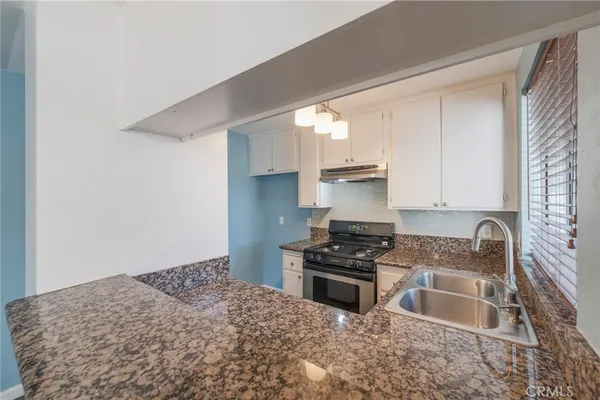 $410,000 | 950 West Lambert Road, Unit 9, La Habra, CA 90631