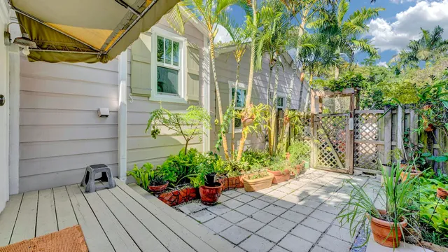 $1,899,000 | 42 Palm Square, Delray Beach, FL 33483
