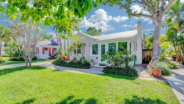 $1,899,000 | 42 Palm Square, Delray Beach, FL 33483