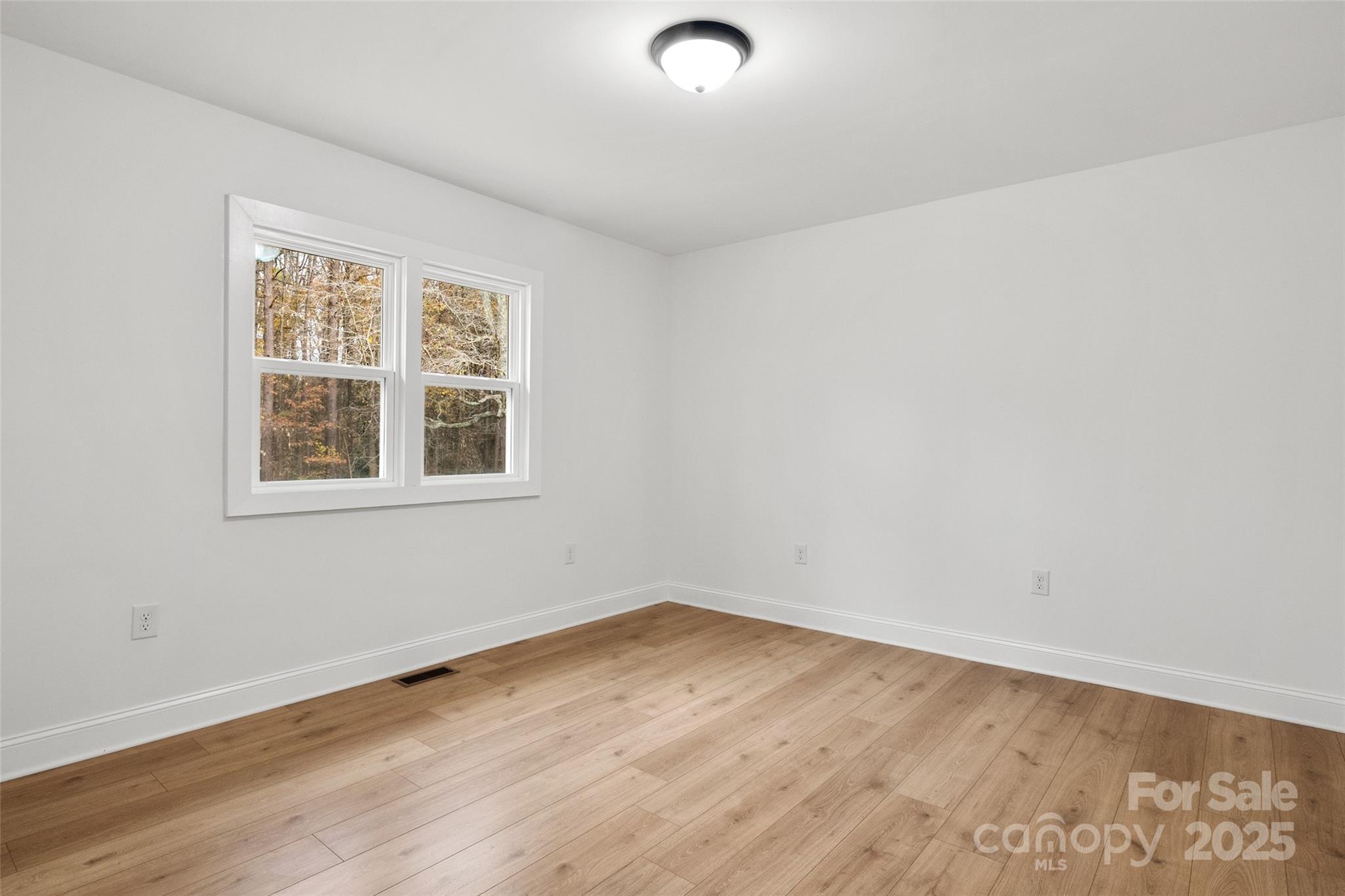 1946 Robert Usher Road Lancaster, SC 29720 - Photo 10 of 15 an empty room with a window