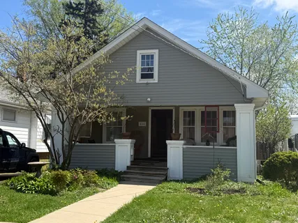 $229,900 | 444 South Elmwood Drive, Aurora, IL 60506