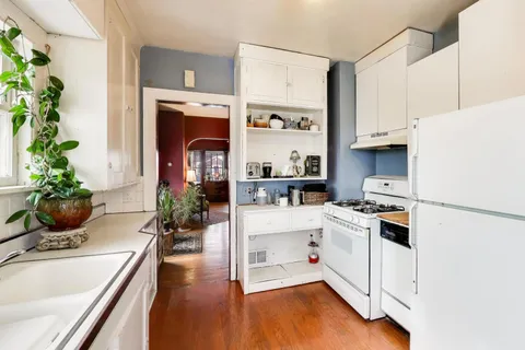 $229,900 | 444 South Elmwood Drive, Aurora, IL 60506