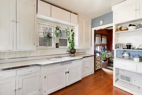 $229,900 | 444 South Elmwood Drive, Aurora, IL 60506