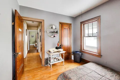 $229,900 | 444 South Elmwood Drive, Aurora, IL 60506