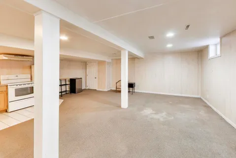 $229,900 | 444 South Elmwood Drive, Aurora, IL 60506