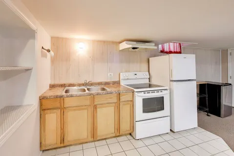 $229,900 | 444 South Elmwood Drive, Aurora, IL 60506