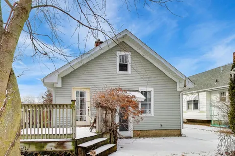 $229,900 | 444 South Elmwood Drive, Aurora, IL 60506