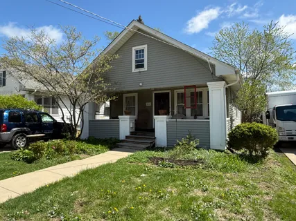 $229,900 | 444 South Elmwood Drive, Aurora, IL 60506