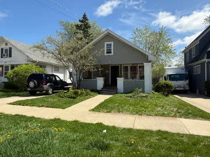 $229,900 | 444 South Elmwood Drive, Aurora, IL 60506