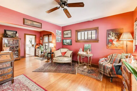 $229,900 | 444 South Elmwood Drive, Aurora, IL 60506