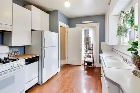 $229,900 | 444 South Elmwood Drive, Aurora, IL 60506