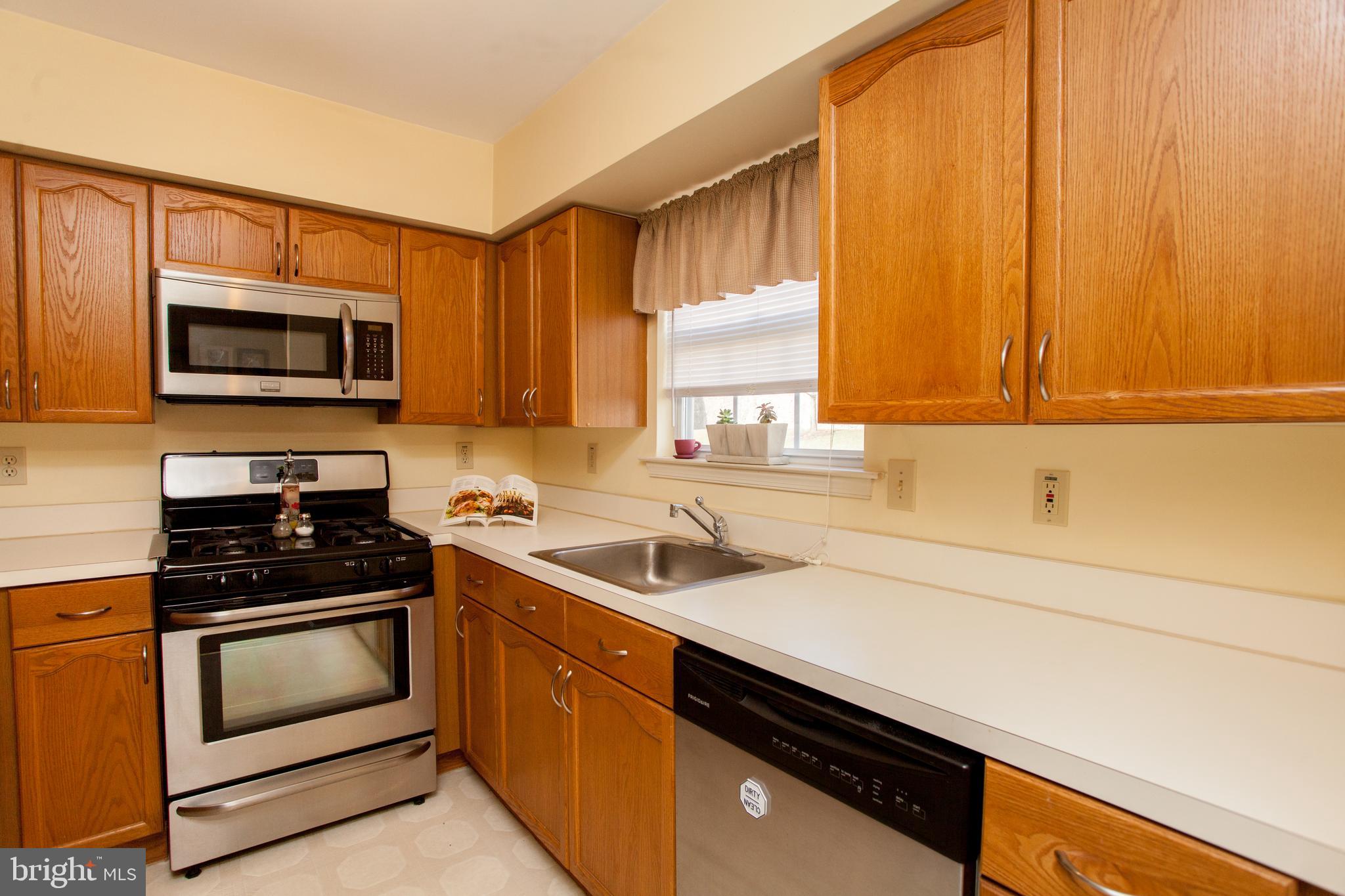 5471 Rinker Circle, Unit 300 Doylestown, PA 18902 - Photo 10 of 22 Kitchen