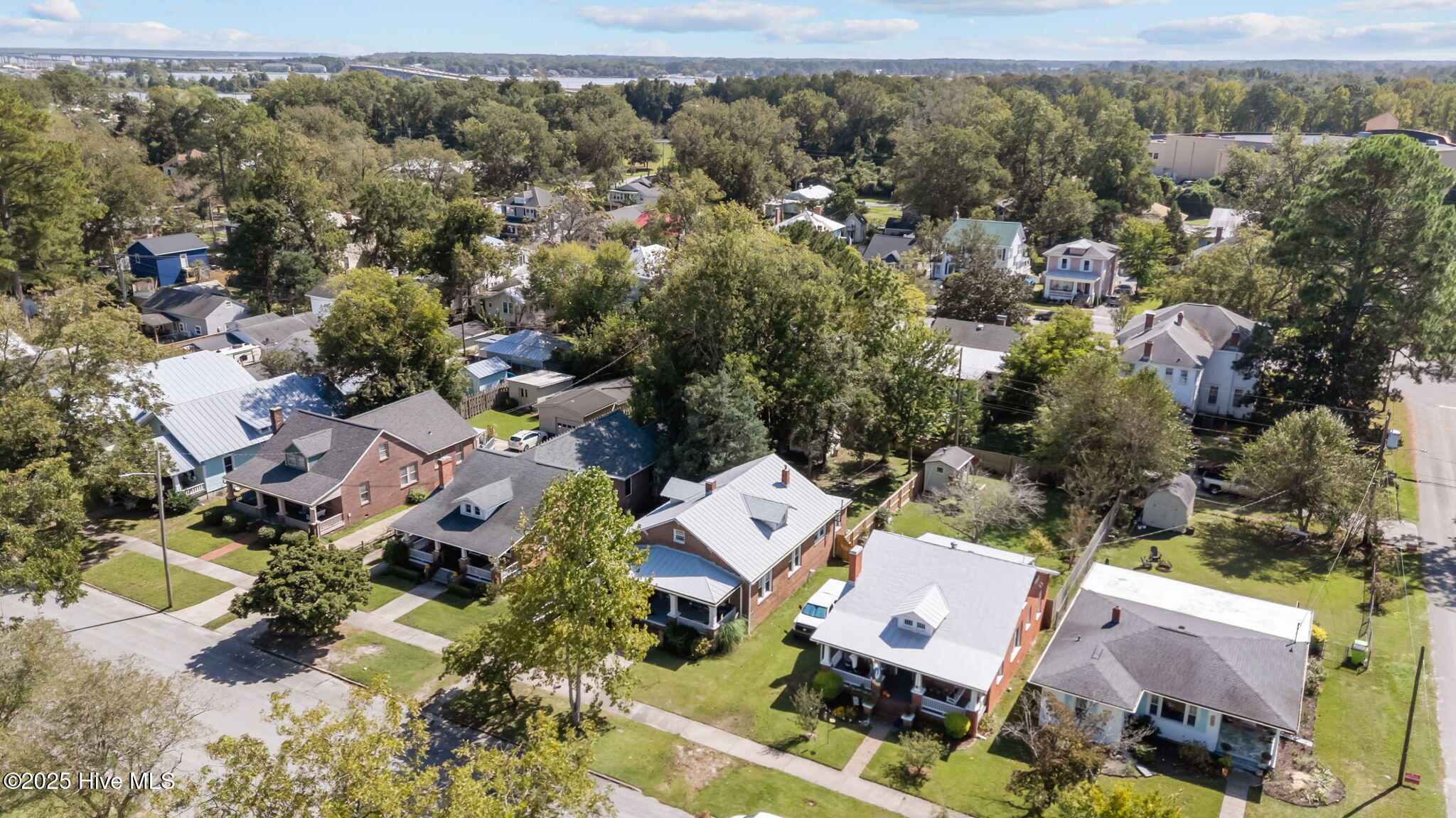 1519 Rhem Avenue New Bern, NC 28560 - Photo 37 of 41 44-web-or-mls-DJI_20251003134813_0004_D