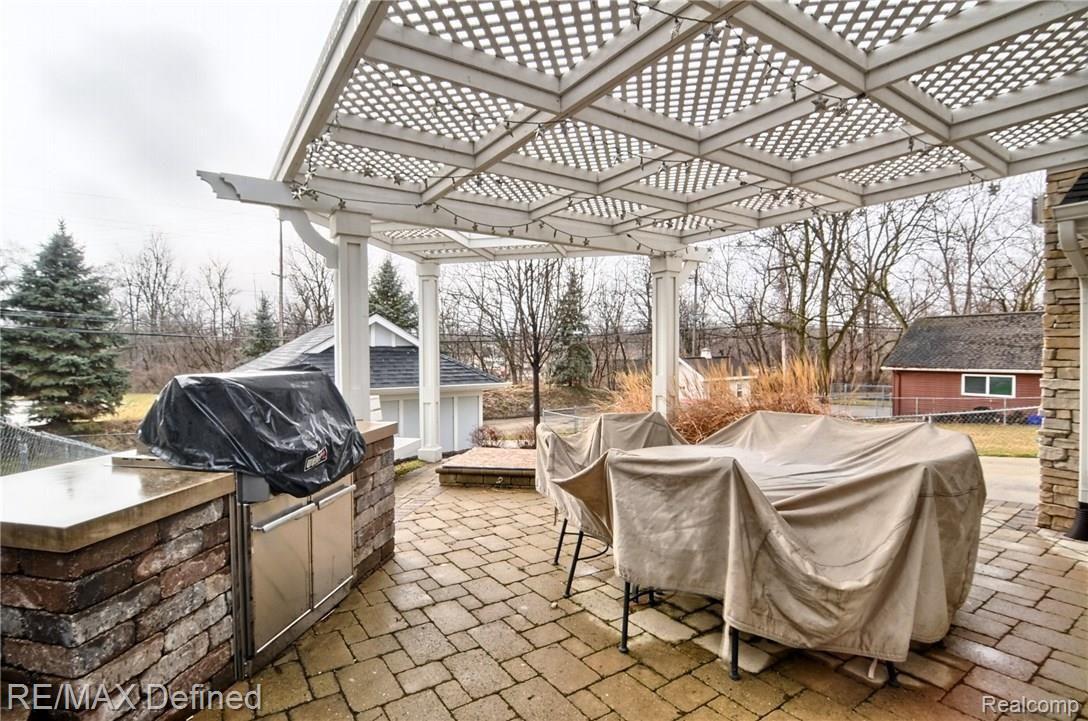 161 Albertson Street Rochester, MI 48307 - Photo 38 of 40 Patio.jpg