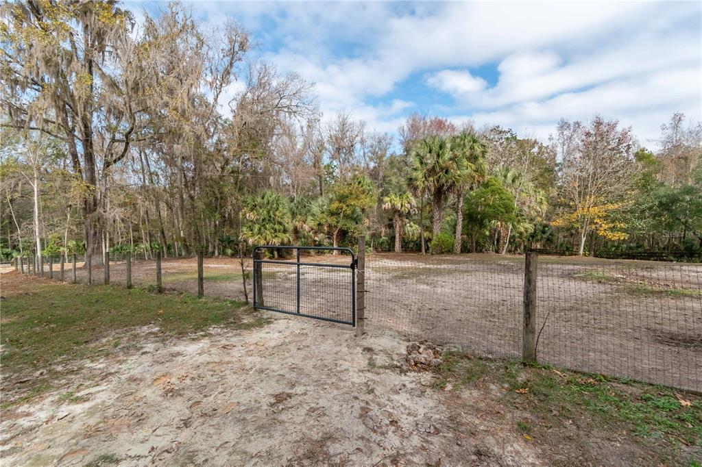 22924 Northwest 91st Court Road Micanopy, FL 32667 - Photo 48 of 95