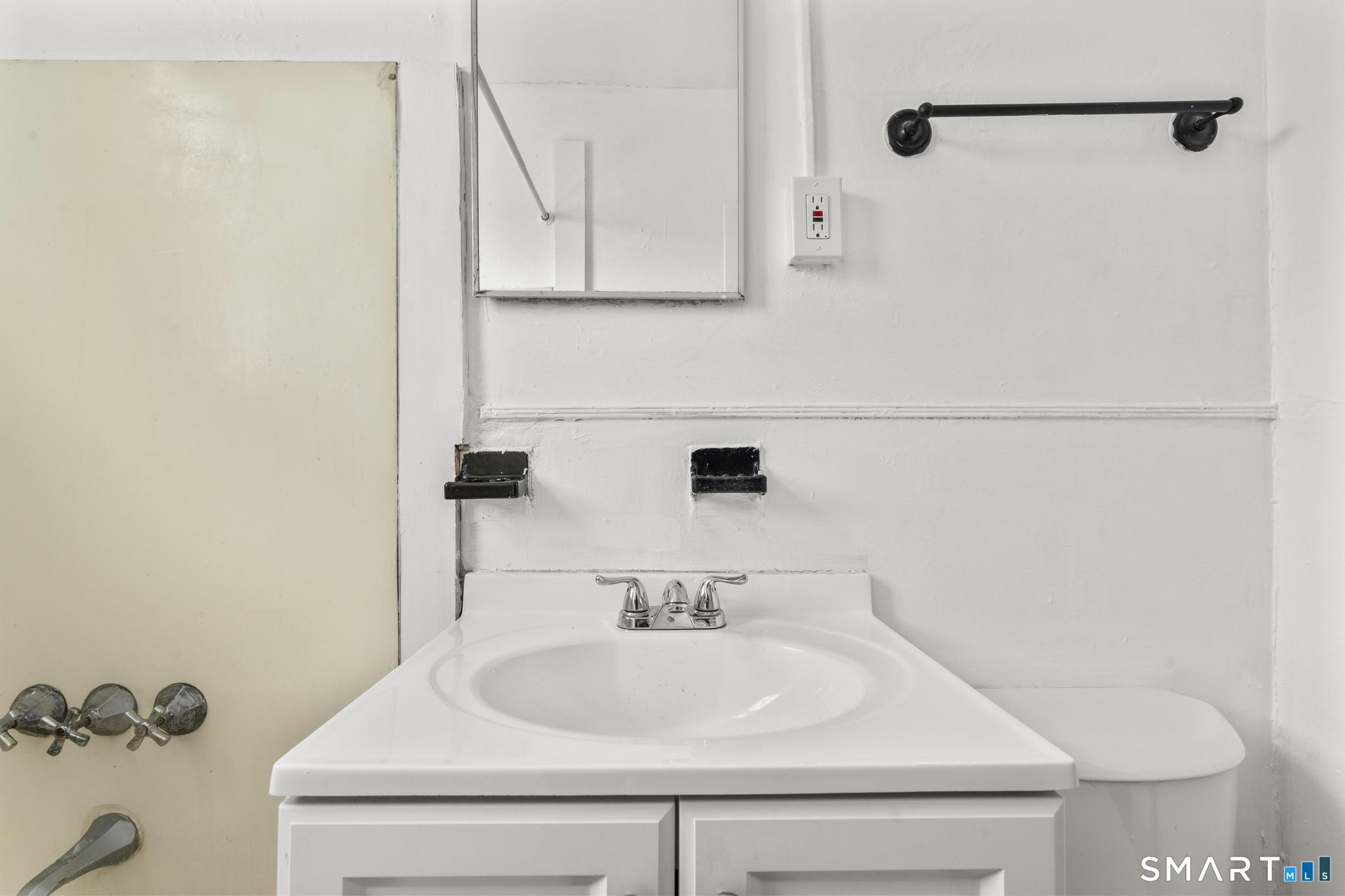 313 High Street, Unit 3S New Britain, CT 06051 - Photo 13 of 17