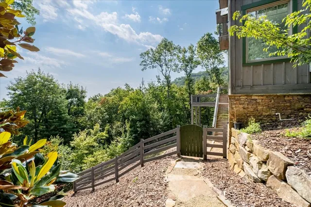 $1,875,000 | 207 Utana Blfs Trail, Ellijay, GA 30540