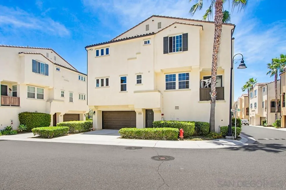 5069 Cascade Way, Unit 101 Oceanside, CA 92057 - Photo 4 of 48