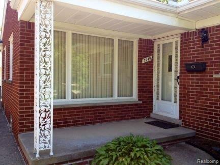 3949 Highfield Road Royal Oak, MI 48073 - Photo 12 of 13 Porch.jpg