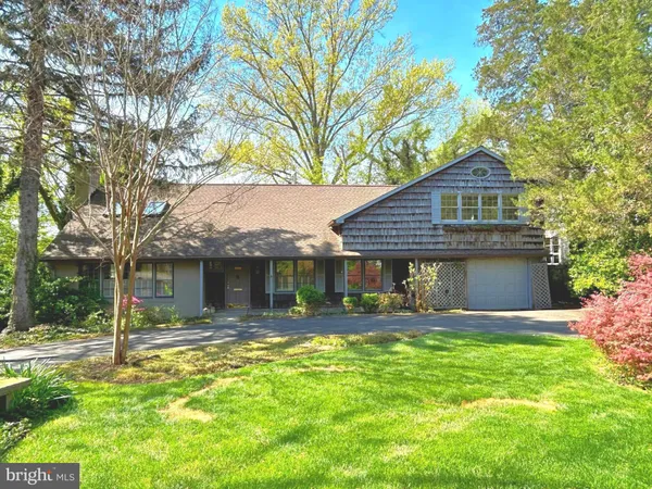 $1,675,000 | 6515 Old Chesterbrook Road, McLean, VA 22101