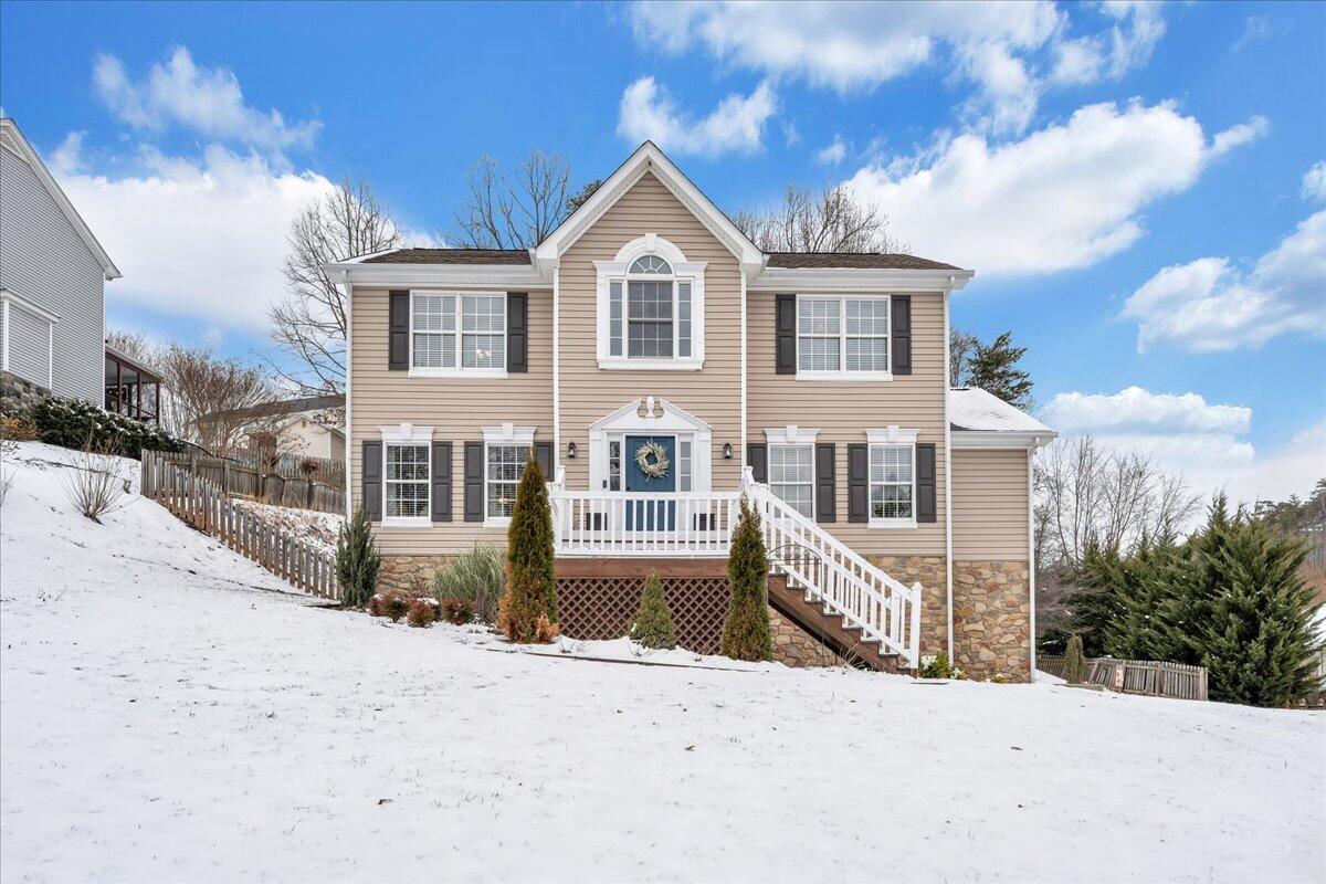 1389 Fieldgate Road Salem, VA 24153 - Photo 1 of 54 01-MIB07053