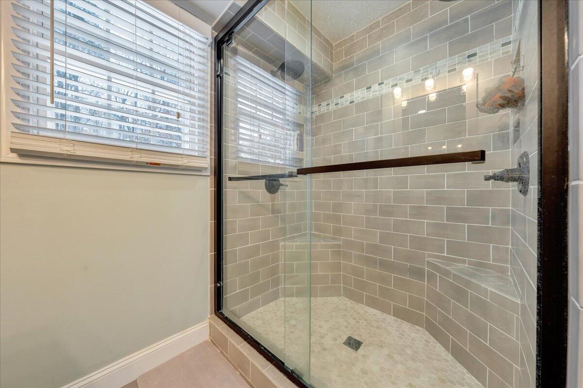 1389 Fieldgate Road Salem, VA 24153 - Photo 27 of 54 27-MIB06966