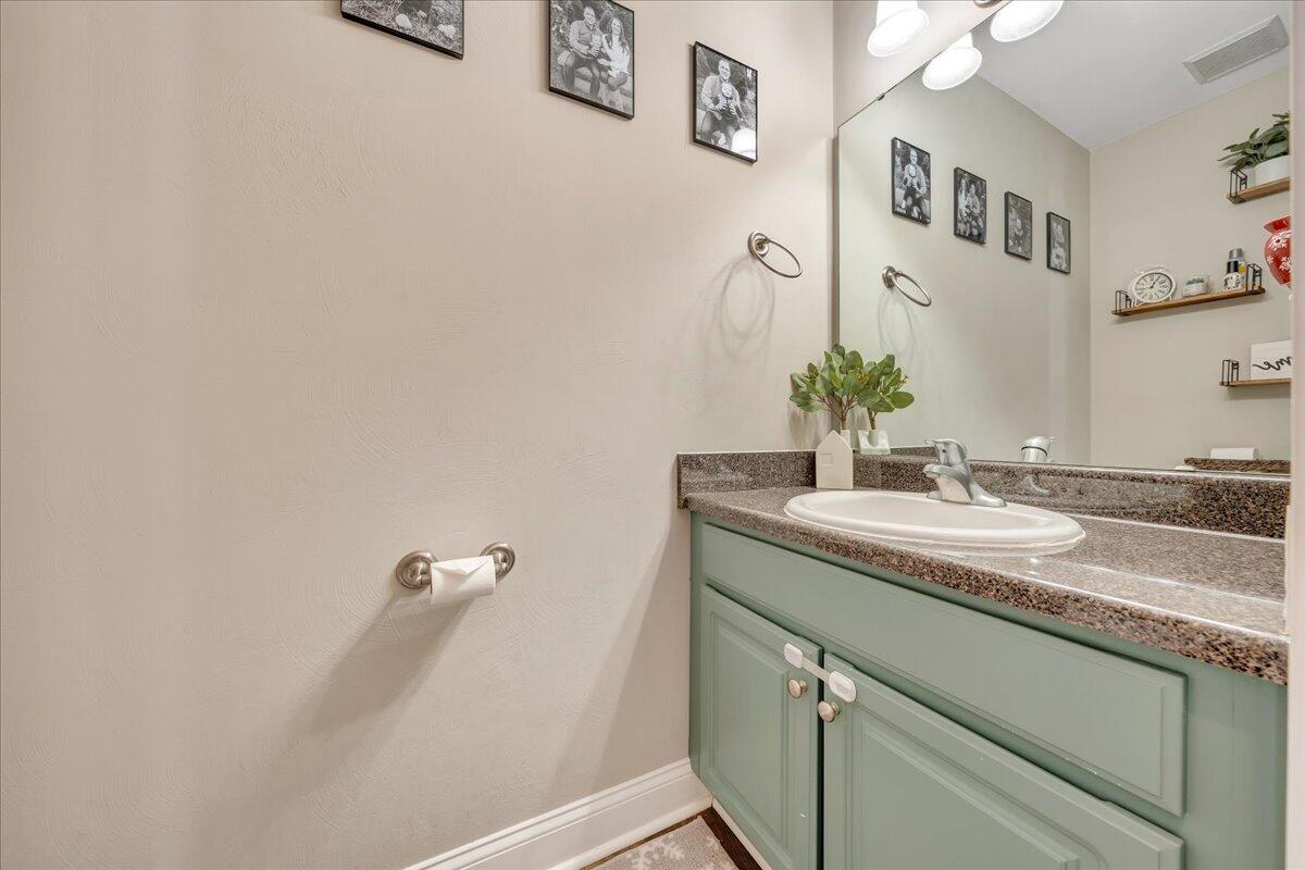 1389 Fieldgate Road Salem, VA 24153 - Photo 10 of 54 10-MIB06912