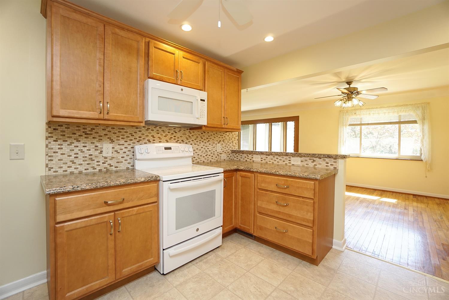 9719 Leacrest Road Cincinnati, OH 45215 - Photo 5 of 32 Gallery Image 5