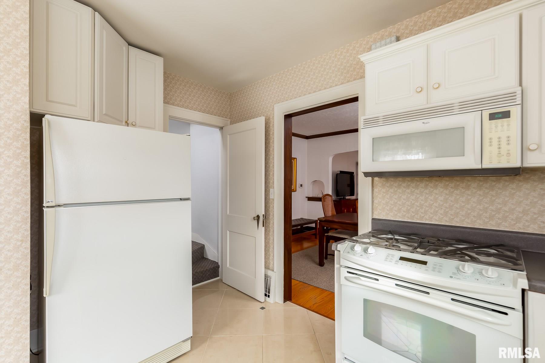 2521 28th Street Moline, IL 61265 - Photo 12 of 29 Gallery Image 12