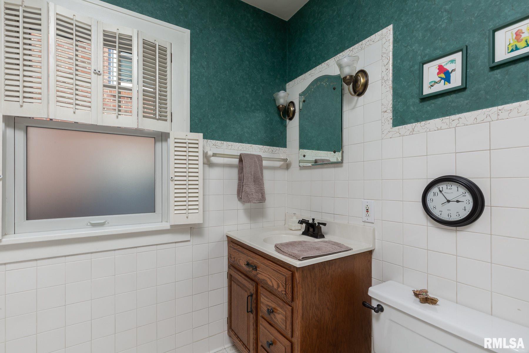 2521 28th Street Moline, IL 61265 - Photo 17 of 29 Gallery Image 17