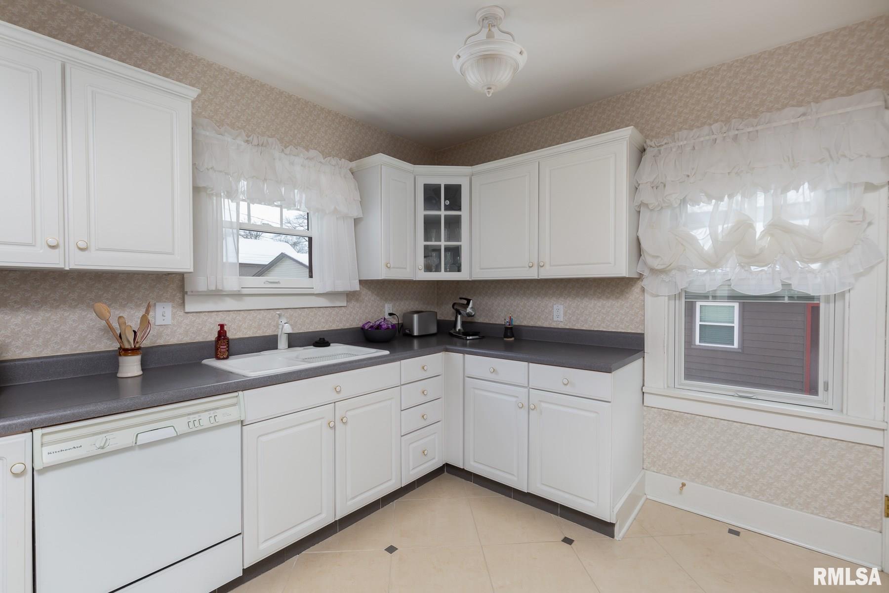 2521 28th Street Moline, IL 61265 - Photo 10 of 29 Gallery Image 10