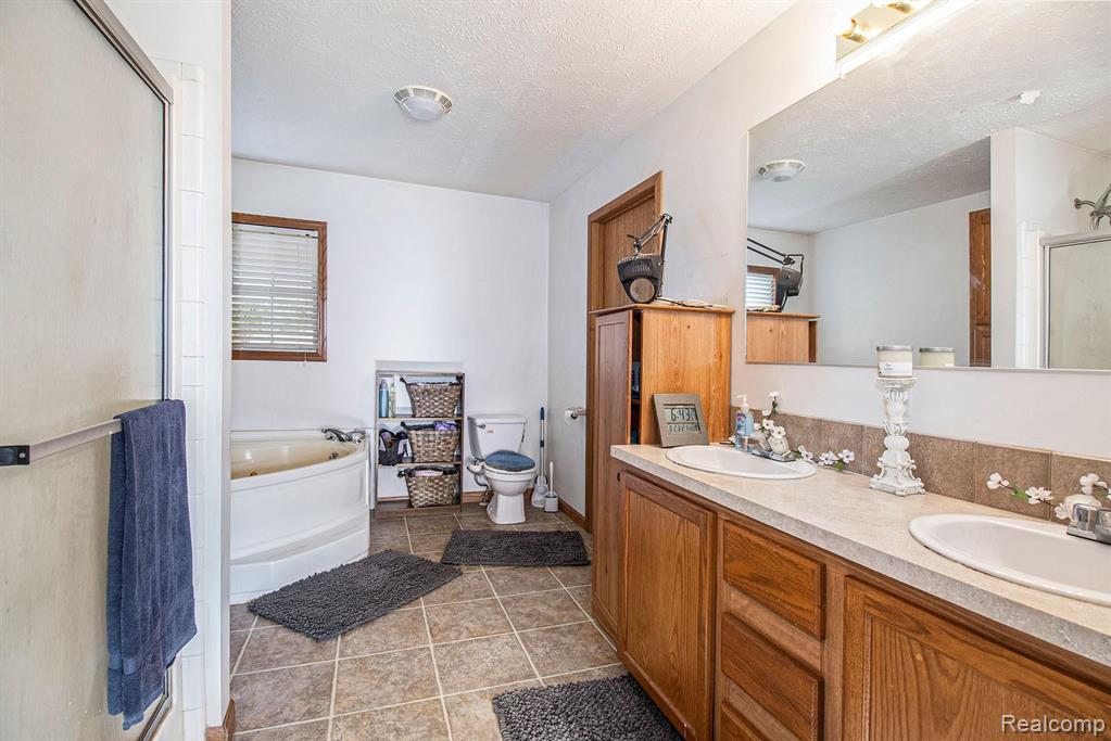 2462 North Watson Road St. Johns, MI 48879 - Photo 13 of 17