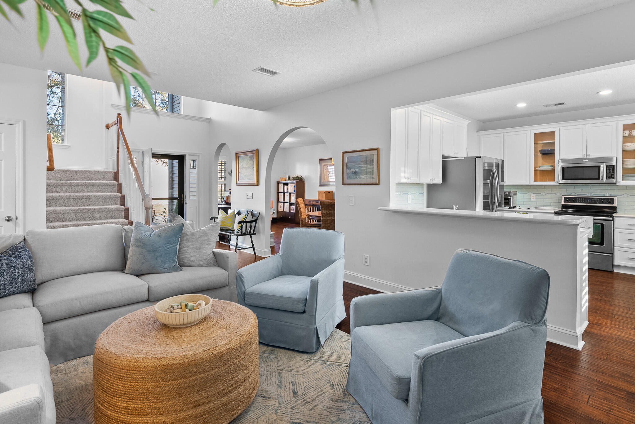 1330 Somersby Lane Mount Pleasant, SC 29466 - Photo 5 of 43 Living Room