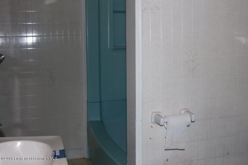 71 Bowens Road Moscow, PA 18444 - Photo 10 of 29 a bathroom with a shower