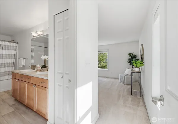 $1,000,000 | 36703 Southeast Gravenstein Court, Snoqualmie, WA 98065