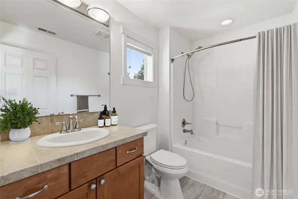 $1,000,000 | 36703 Southeast Gravenstein Court, Snoqualmie, WA 98065