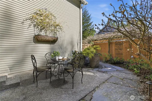 $1,000,000 | 36703 Southeast Gravenstein Court, Snoqualmie, WA 98065