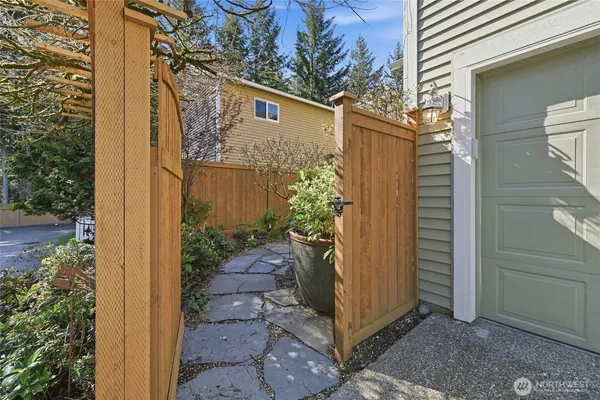 $1,000,000 | 36703 Southeast Gravenstein Court, Snoqualmie, WA 98065