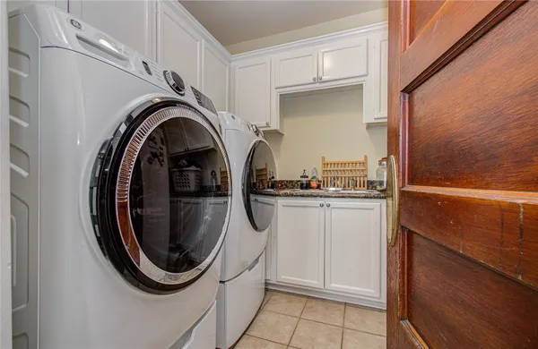 $875,000 | 8659 Hall's Retreat Court, Missouri City, TX 77459