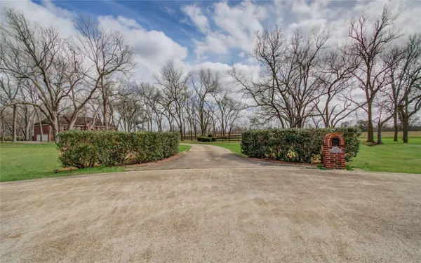 $875,000 | 8659 Hall's Retreat Court, Missouri City, TX 77459