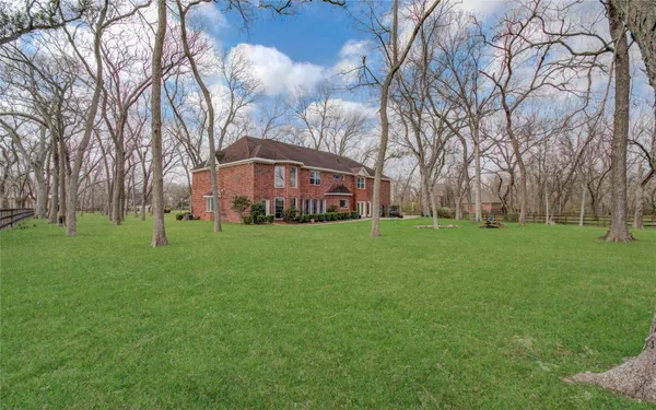 $875,000 | 8659 Hall's Retreat Court, Missouri City, TX 77459