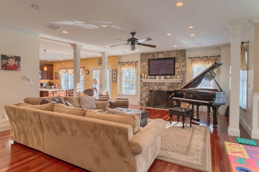 10 Lois Lane Lynn, MA 01905 - Photo 11 of 28