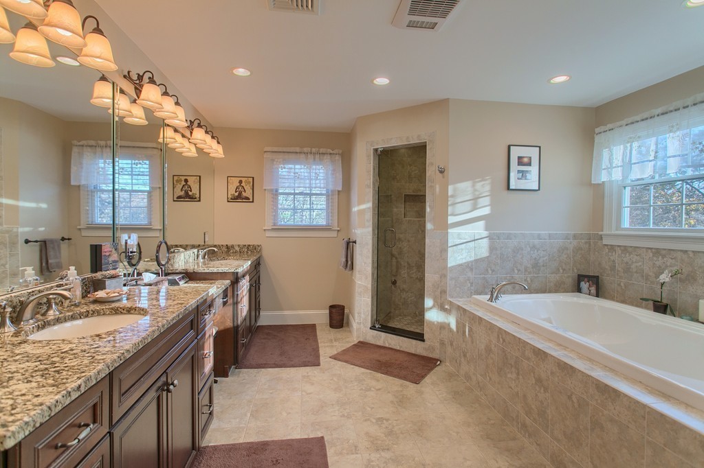 10 Lois Lane Lynn, MA 01905 - Photo 22 of 28