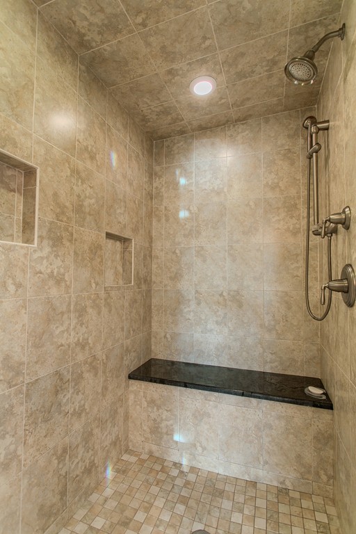 10 Lois Lane Lynn, MA 01905 - Photo 24 of 28