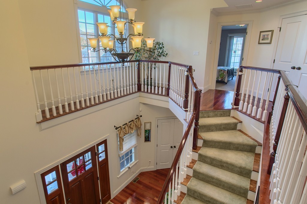 10 Lois Lane Lynn, MA 01905 - Photo 6 of 28