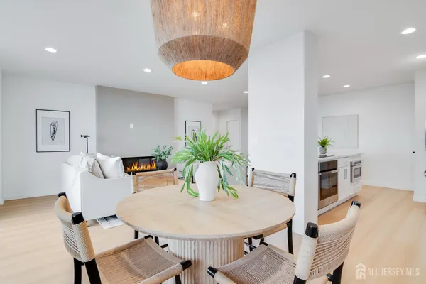 $1,143,100 | 1 Channel Drive, Unit 1707, Monmouth Beach, NJ 07750