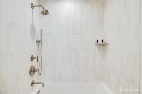 $1,143,100 | 1 Channel Drive, Unit 1707, Monmouth Beach, NJ 07750
