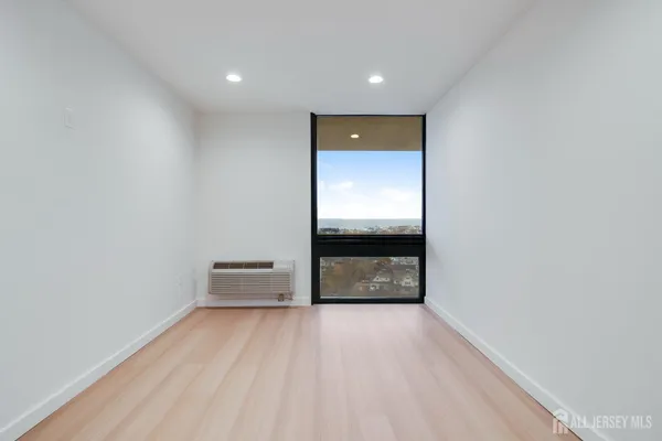 $1,143,100 | 1 Channel Drive, Unit 1707, Monmouth Beach, NJ 07750