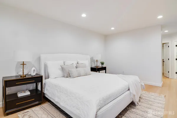 $1,143,100 | 1 Channel Drive, Unit 1707, Monmouth Beach, NJ 07750